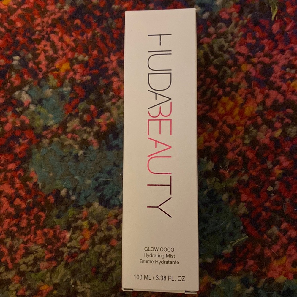 Huda beauty glow coco hydrating mist